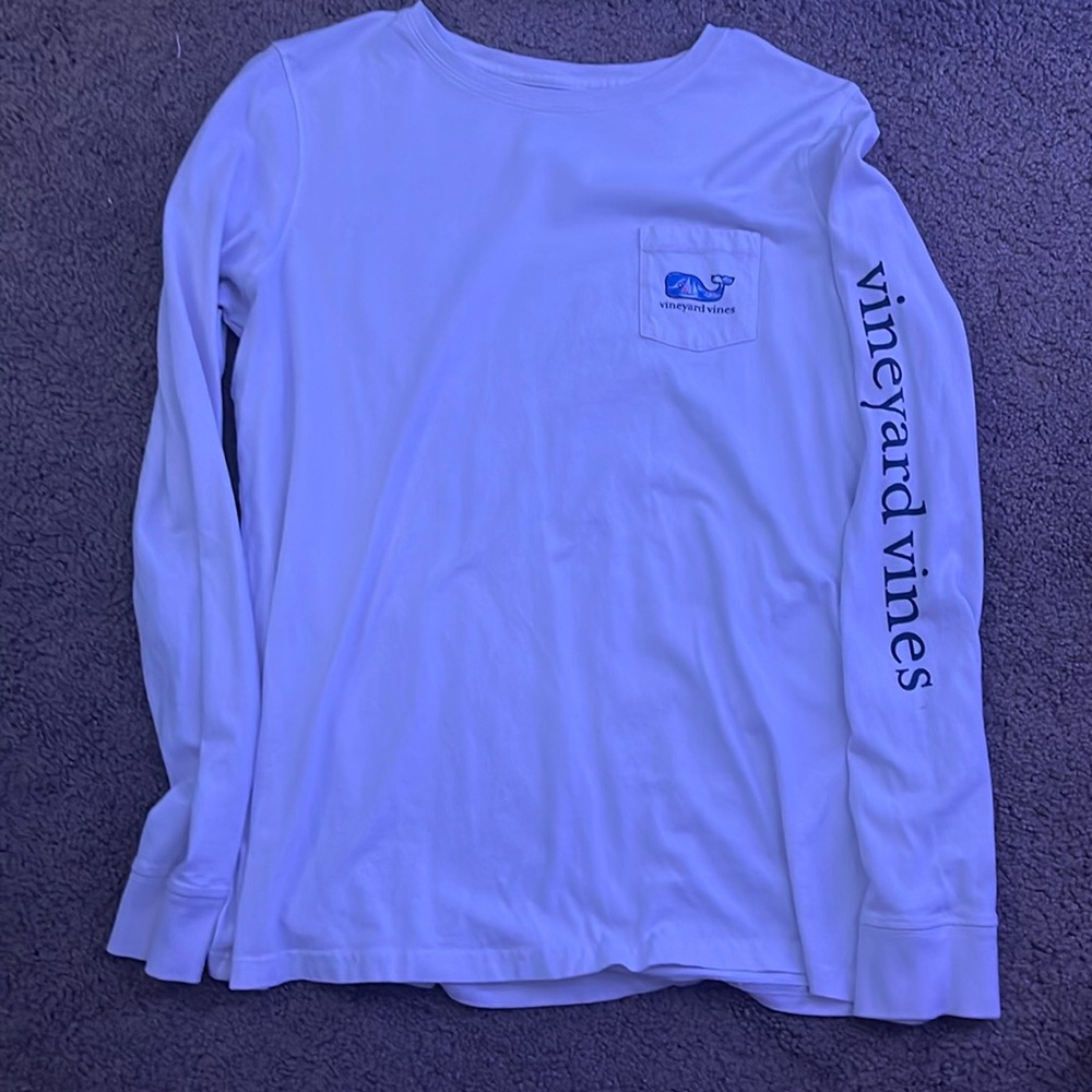 Vineyard Vines long sleeve white shirt. Size medium.